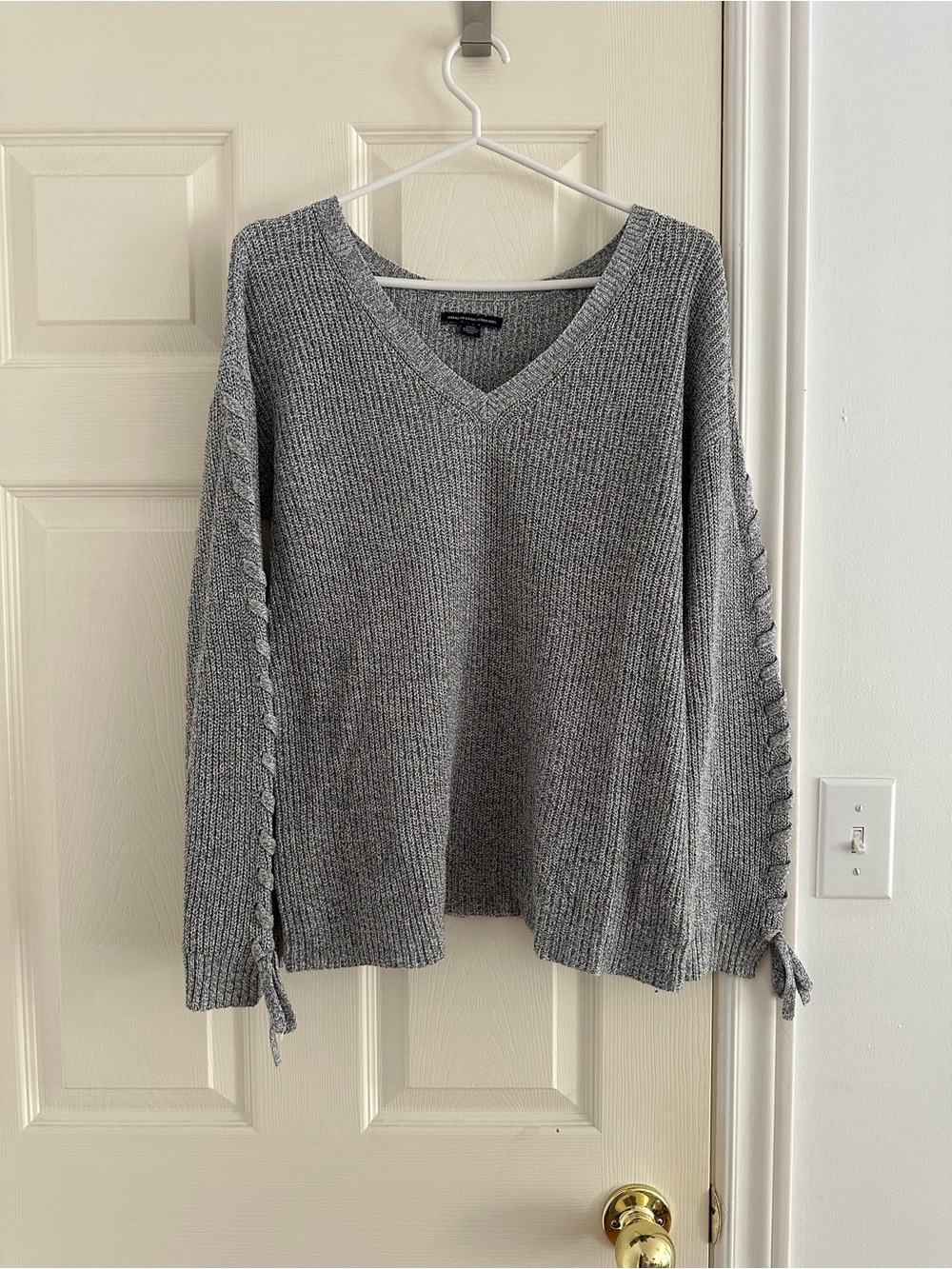 American Eagle Outfitters Gray V-Neck Ribbed Sweater with Sleeve Ties